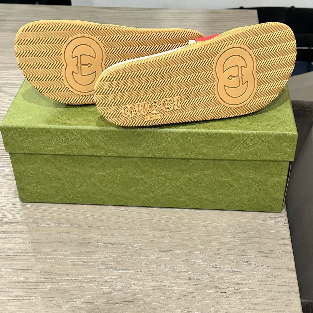 Gucci Rubber Slides - Picture 7 of 11
